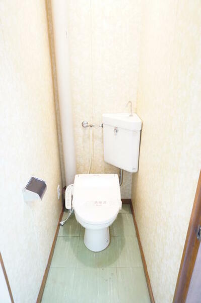 画像6:トイレは洗浄便座付き