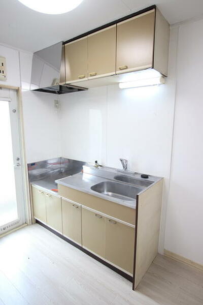 画像7:ガスコンロ設置可の広さにゆとりあるキッチン