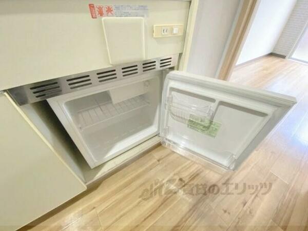 画像10:小型冷蔵庫