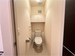 画像7:温水洗浄暖房便座のトイレ