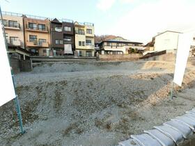 大阪府池田市五月丘4丁目