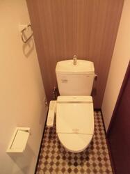 トイレ：B203　温水洗浄暖房便座トイレ