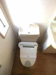 画像8:トイレ：温水洗浄暖房便座付き