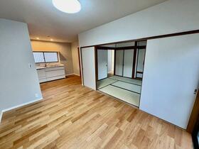 福岡県筑紫野市紫６丁目