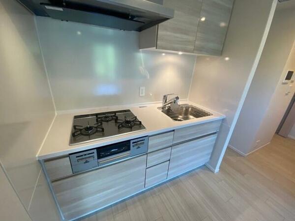 画像4:キッチンは調理スペースもあり料理がはかどりそうです。