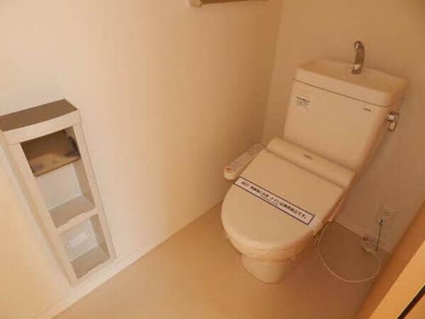 画像6:トイレがさらに快適に！暖房温水洗浄便座！