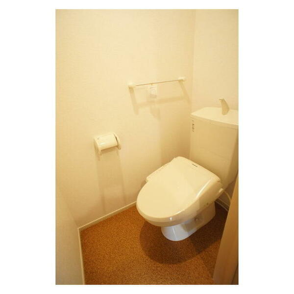 画像6:清潔感のあるトイレ