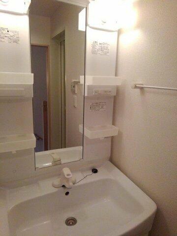 画像6:【メゾン・ド・タカラ】洗面所です