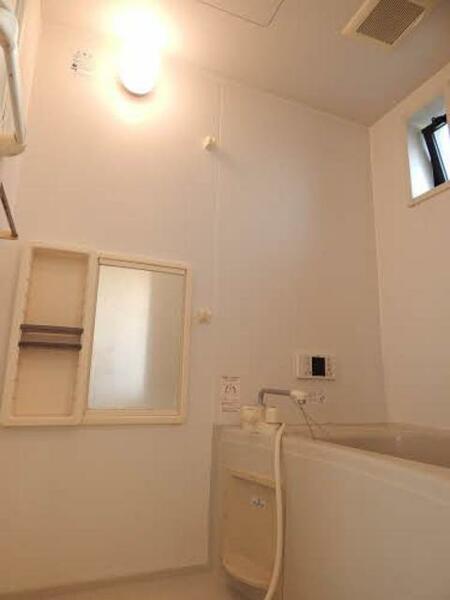 画像12:清潔感のあるバスルームです。人気の追炊き付いてます。
