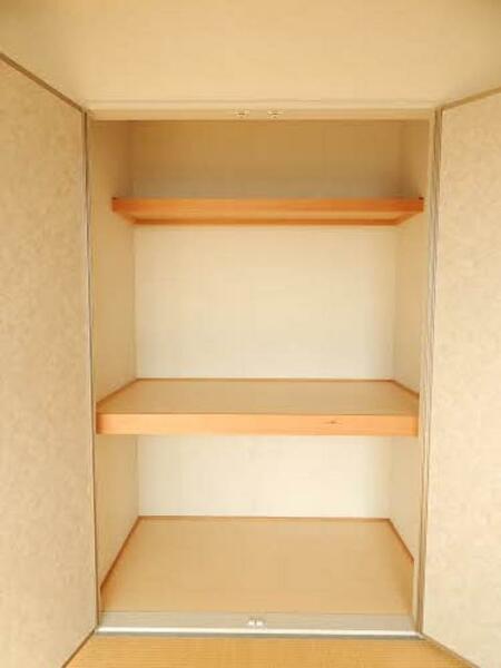 画像5:和室収納は枕棚がついてます。