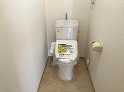 トイレ：B201　温水洗浄暖房便座