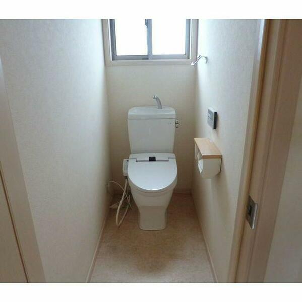 1階トイレ（温水洗浄便座付）