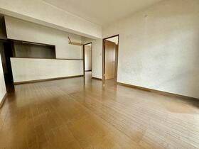 ロワールマンション二日市３