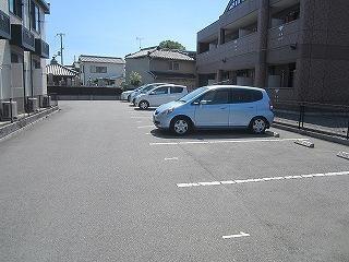 画像9:駐車場完備