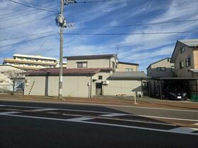 新潟県三条市月岡１丁目