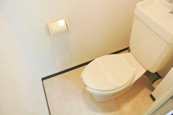 画像12:人気のバストイレ別です♪トイレが独立していると使いやすいですよね☆