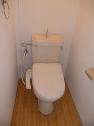 トイレ：201　温水洗浄便座トイレ
