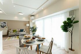 ロイヤルアーク甲子園フローレス