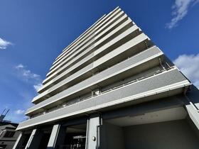 ファミリア−レ八熊通