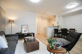 ｆｅｅｔｈ＃００１