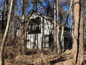 山梨県南都留郡鳴沢村鳴沢