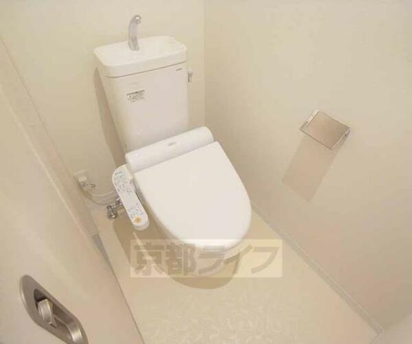 画像6:ウォシュレットトイレです。