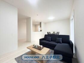 東京都八王子市元八王子町３丁目