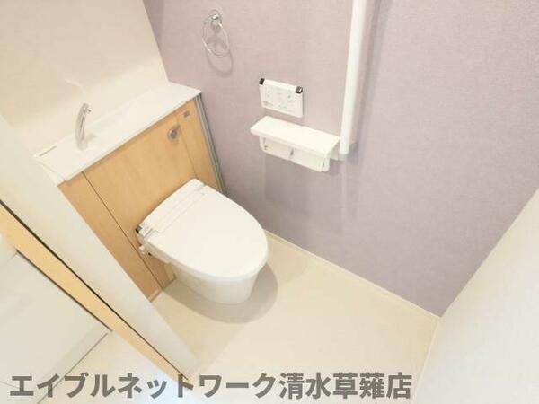 画像6:シンプルで使いやすいトイレです