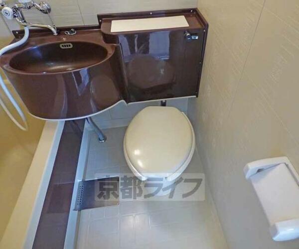 画像7:水洗式トイレです。