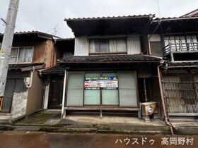 富山県高岡市伏木中央町