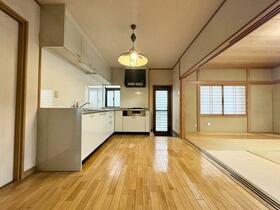 福岡県筑紫野市原田８丁目