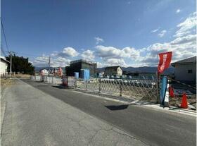 山梨県中央市下河東