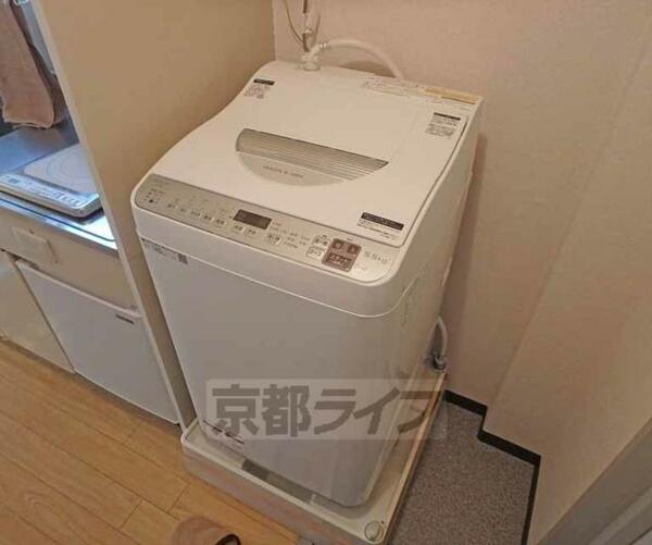画像12:洗濯機置き場は室内にあります。