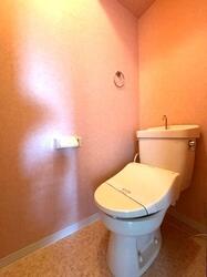 画像8:温水暖房洗浄便座付きのトイレ