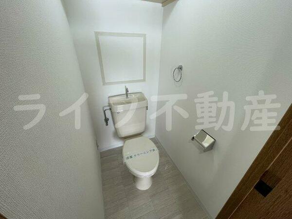 画像14:シンプルで使いやすいトイレです