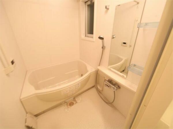 画像5:追い焚き付　浴室暖房乾燥機能付　窓付（換気良好）お風呂