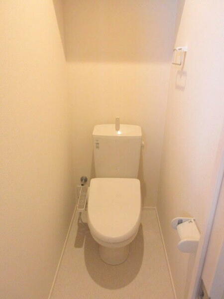 画像10:トイレは嬉しい温水洗浄便座
