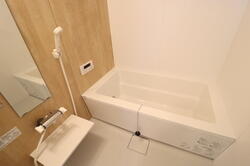 画像5:浴室換気乾燥機付きの浴槽です。