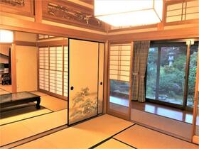 三重県四日市市西松本町