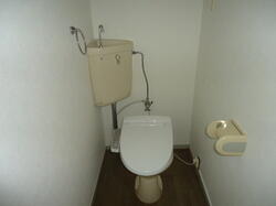トイレ：温水洗浄暖房便座付き