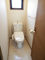 トイレ：温水洗浄便座付きトイレ