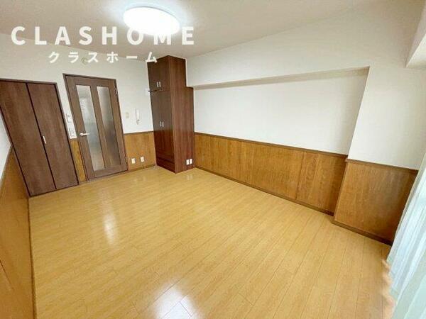 画像7:同物件の別部屋になります。