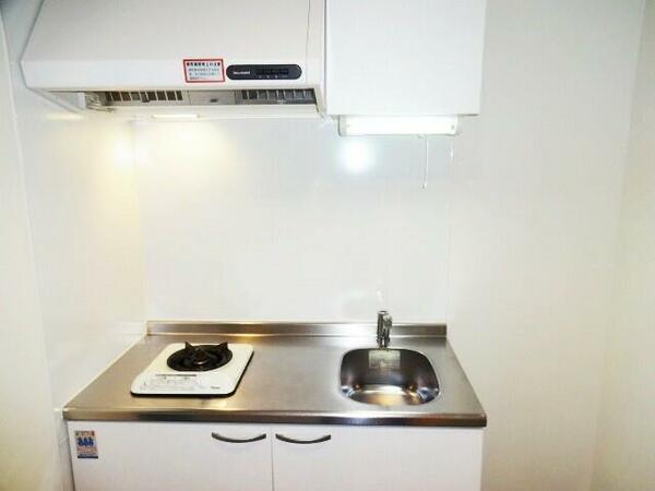 画像9:大きめの冷蔵庫の設置も可能なキッチン!