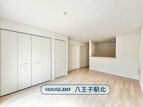 東京都八王子市元八王子町２丁目