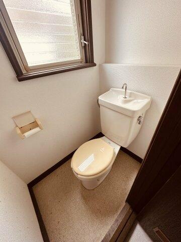画像6:清潔感のあるトイレです。