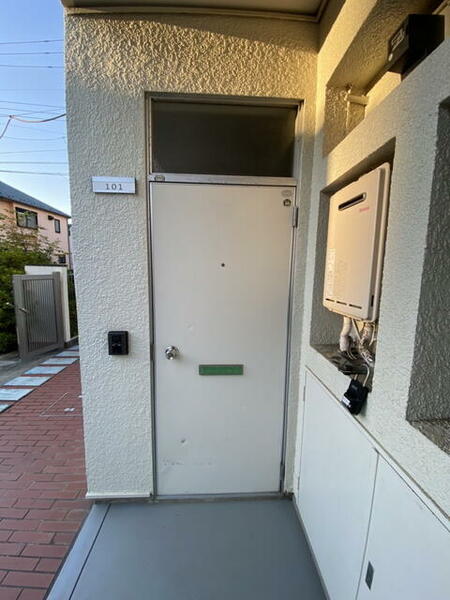 画像7:すっきりシンプルな玄関スペースです！