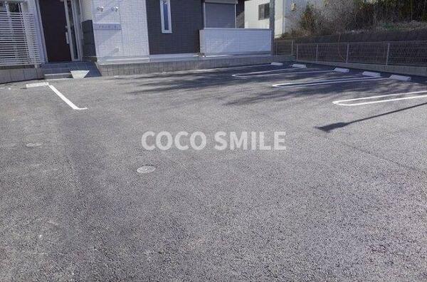 画像14:駐車場です 【COCO SMILE　ココスマイル】