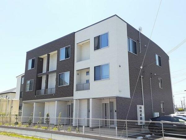 兵庫県姫路市岡田(賃貸アパート1LDK・2階・51.37㎡)の写真 その1