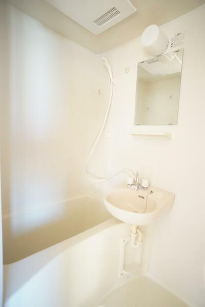 画像6:浴室には乾燥機が付いているので、１人暮らしでも安心です☆