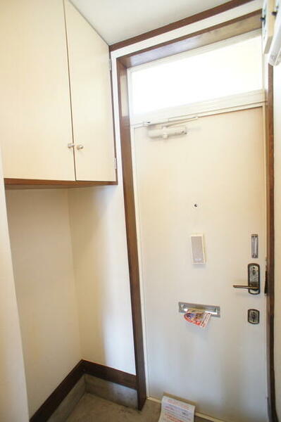 画像7:玄関には下駄箱があるのでスッキリとした空間を保てます